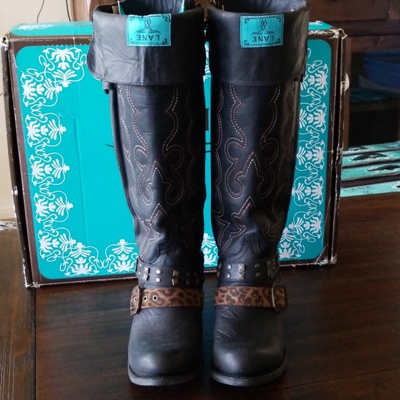 Boots - Picture 2 of 8